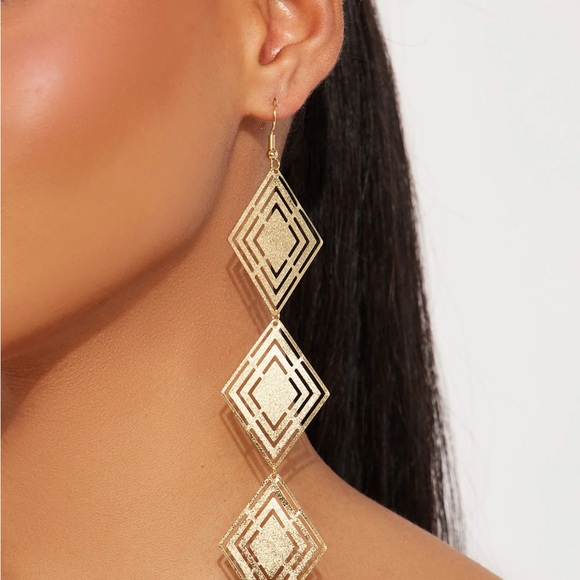 Fashion Nova Endless Trips Dangle Earrings - Picture 3 of 9